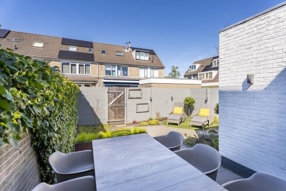 Oegstgeest – Hella Haasseplantsoen 15
