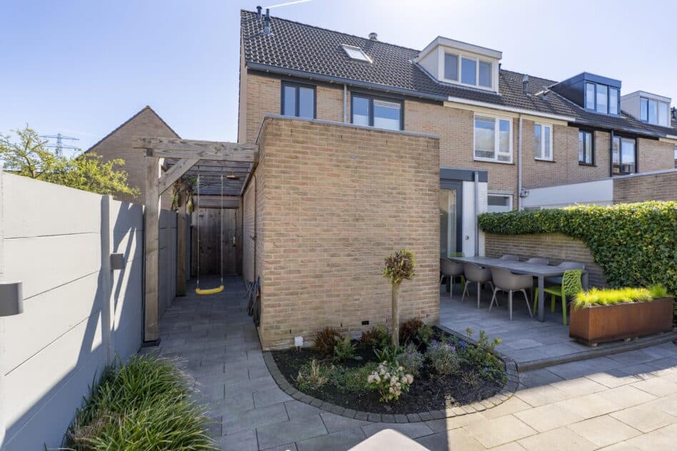 Oegstgeest – Hella Haasseplantsoen 15