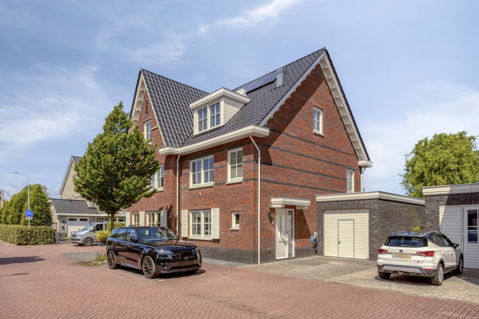 Rijnsburg – Tusschen beide Wegen 14