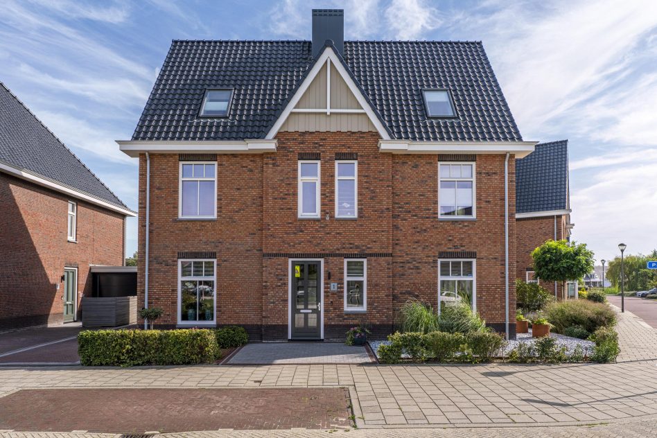 Voorhout – Pioenroos 1