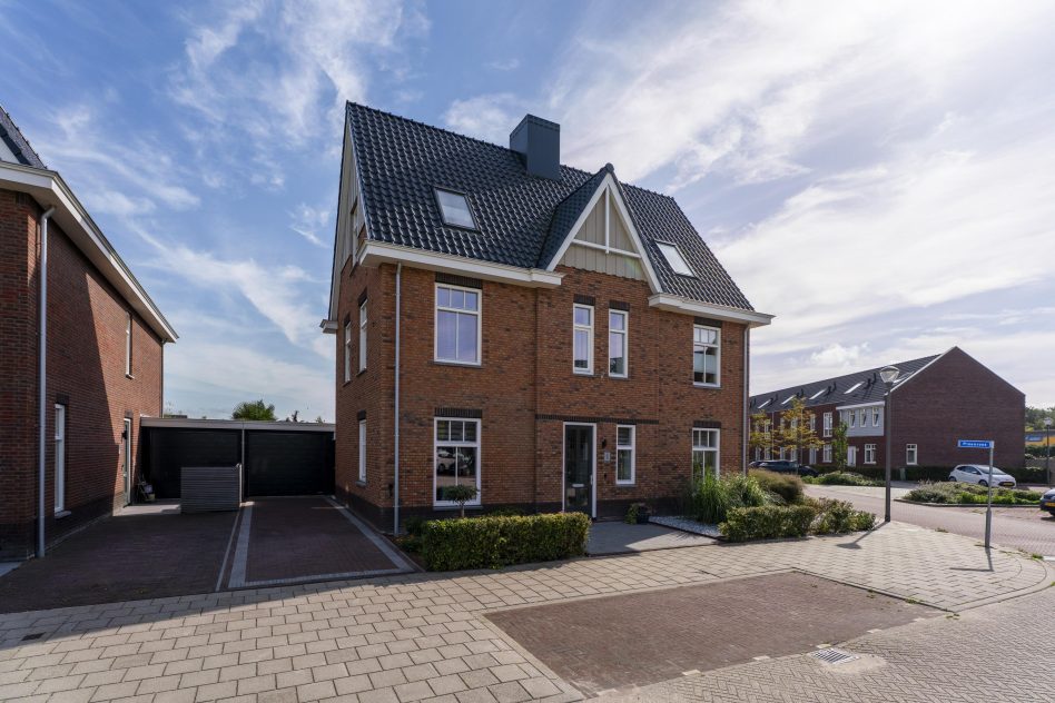 Voorhout – Pioenroos 1