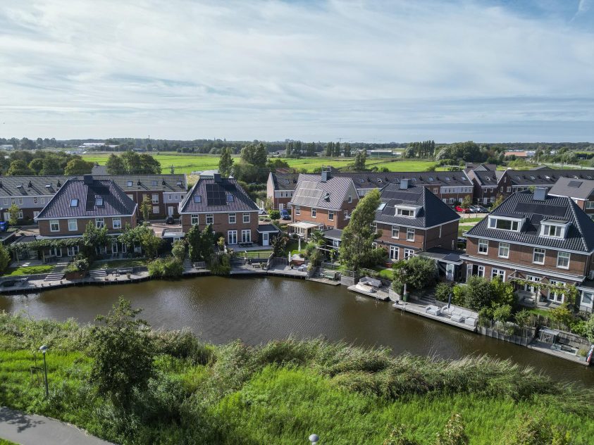 Voorhout – Pioenroos 1