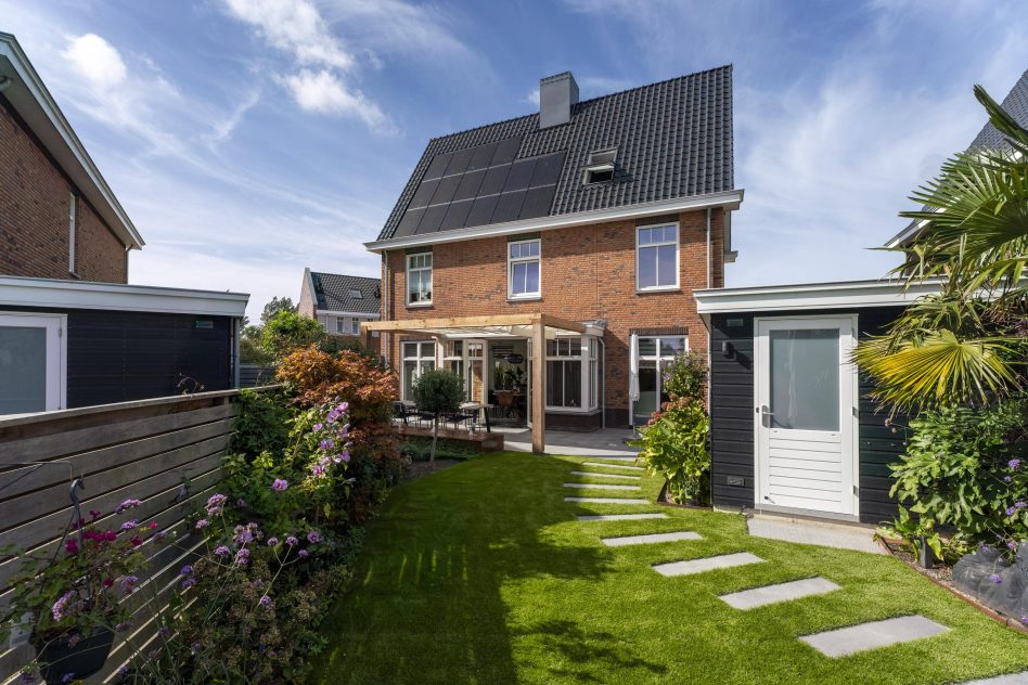 Voorhout – Pioenroos 1