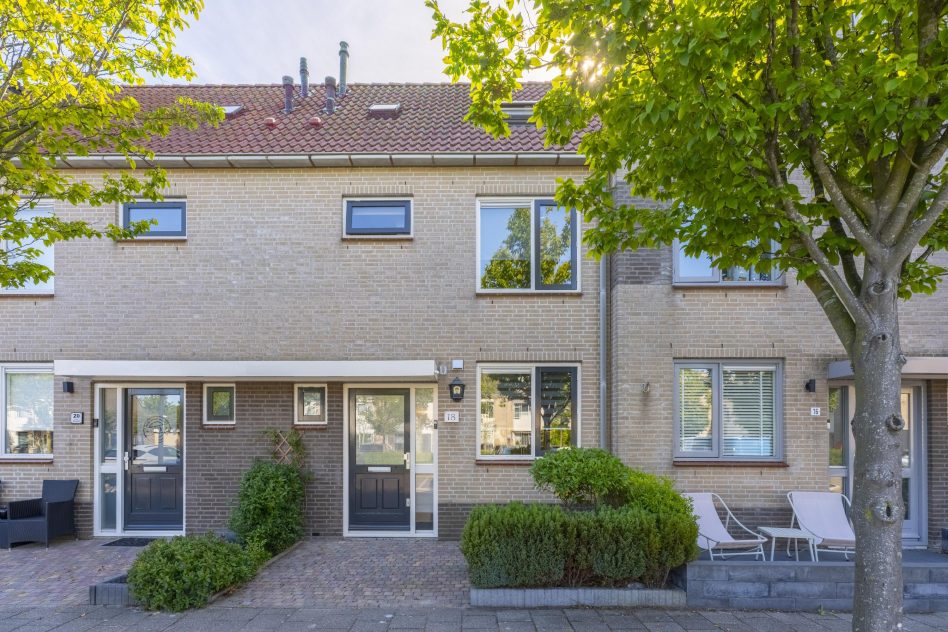 Rijnsburg – Kamperfoelie 18